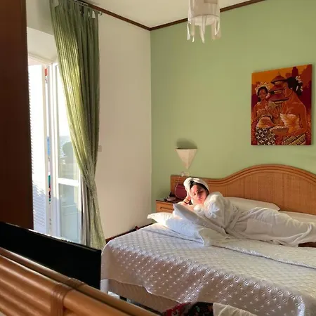 La Scogliera ホテル 4*