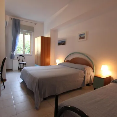 ホテル La Scogliera 4*