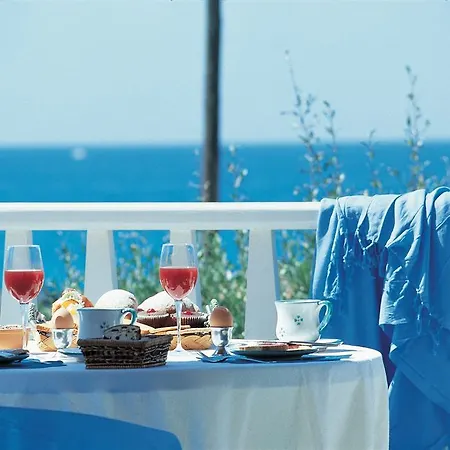 ホテル La Scogliera 4*